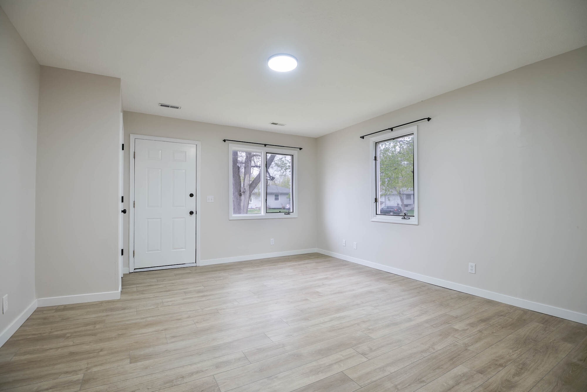 Living Room - 4934 Robin Dr