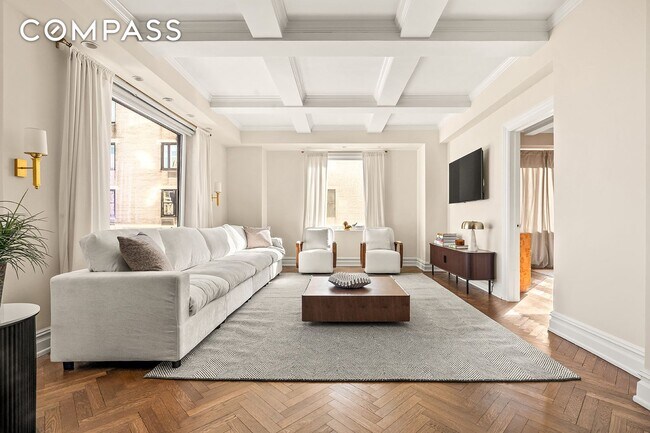 Building Photo - 160 Central Park S