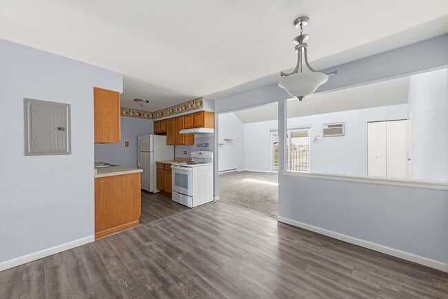 Building Photo - 535 W Lies Rd