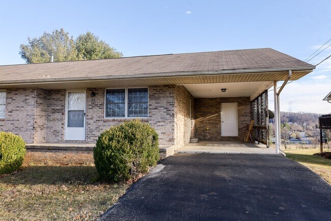 Building Photo - 150 Bart Greene Dr