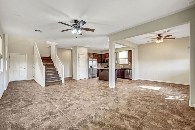 Building Photo - Henderson Home with Beautiful Strip Views