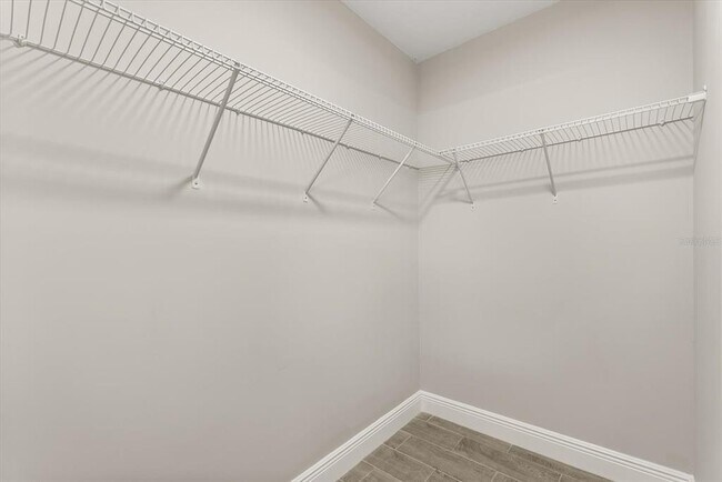 Building Photo - 2592 Grassy Point Dr