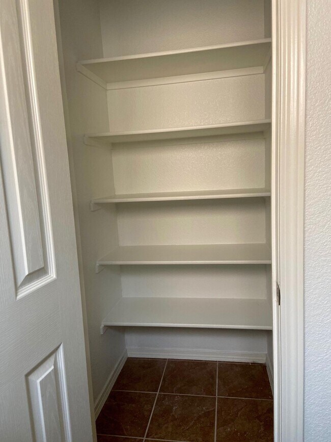 Building Photo - 1470 Senda Del Sol Ln