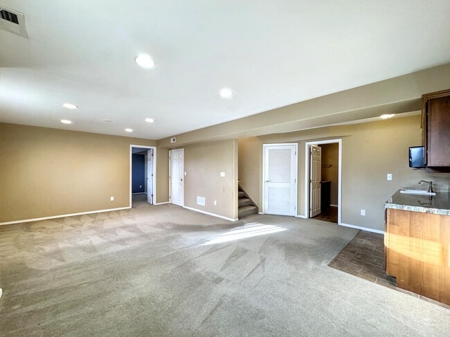 Building Photo - 236 Oxbow Dr