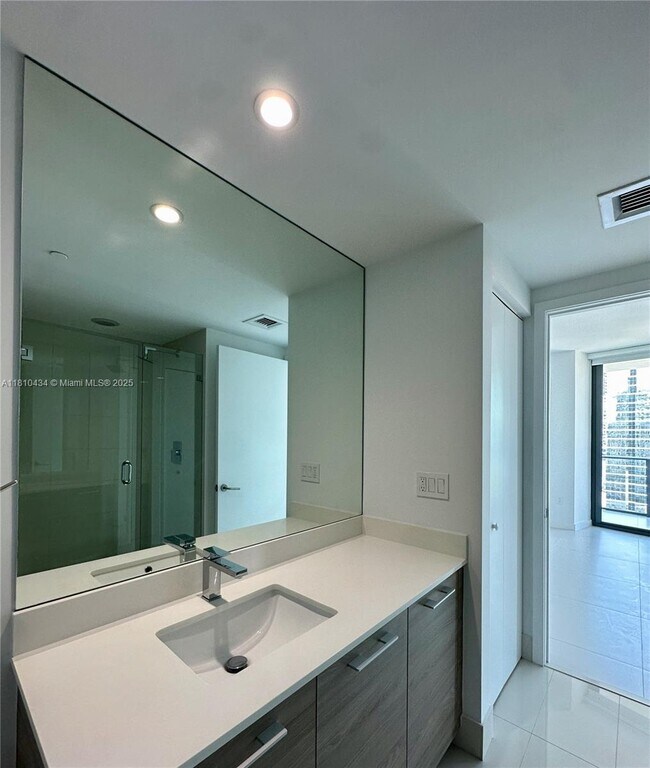 Building Photo - 1300 S Miami Ave