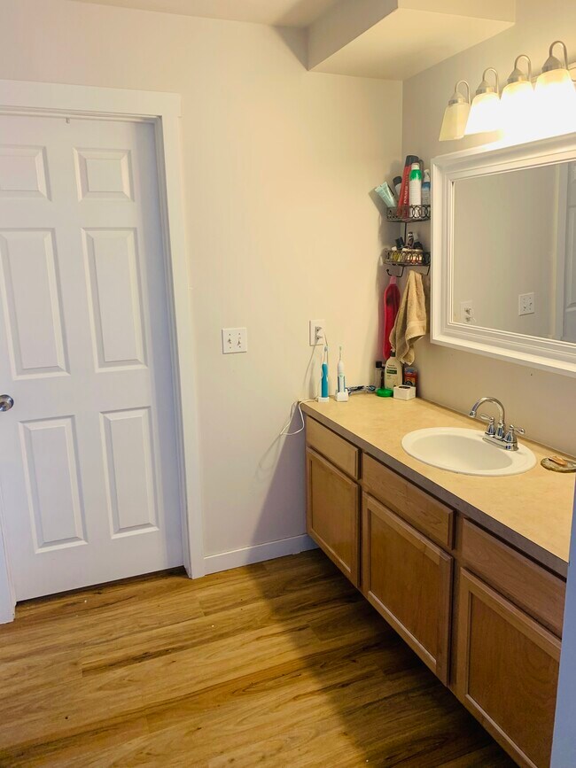 Building Photo - 8854 N Pamela St