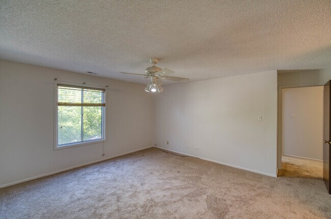 Building Photo - 8235 Poplar Ln
