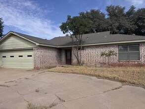 Building Photo - 3216 Fannin Ave