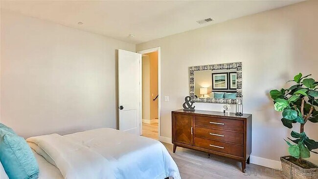 Building Photo - 5051 Savannah St