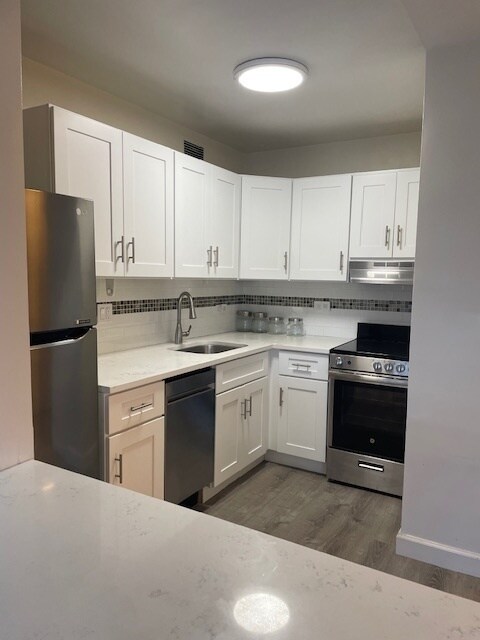 Building Photo - 4250 N Marine Dr
