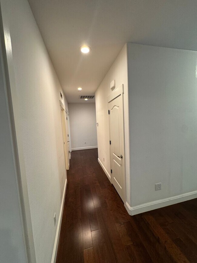 Building Photo - Beautiful Home in Felton