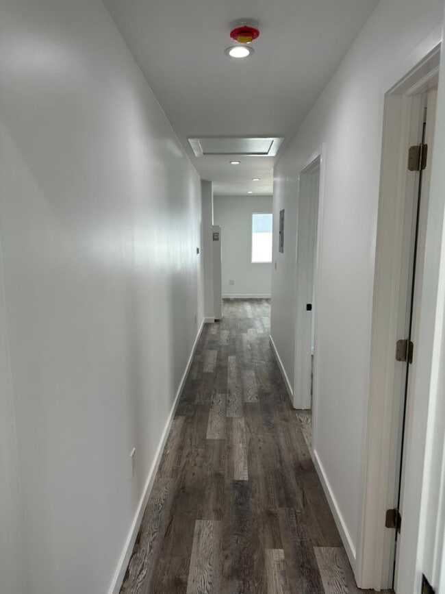 Building Photo - 626 W 54th St