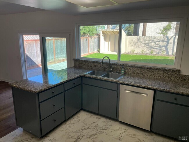 Building Photo - 104 Rene Dr