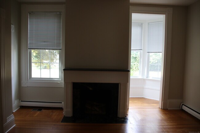 Building Photo - 130 W River St