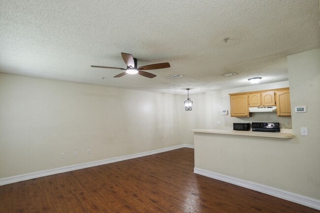 Building Photo - 974 Leeward Pl