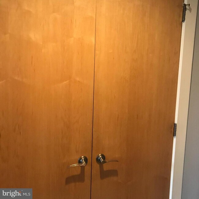 Building Photo - 1133 14th St NW