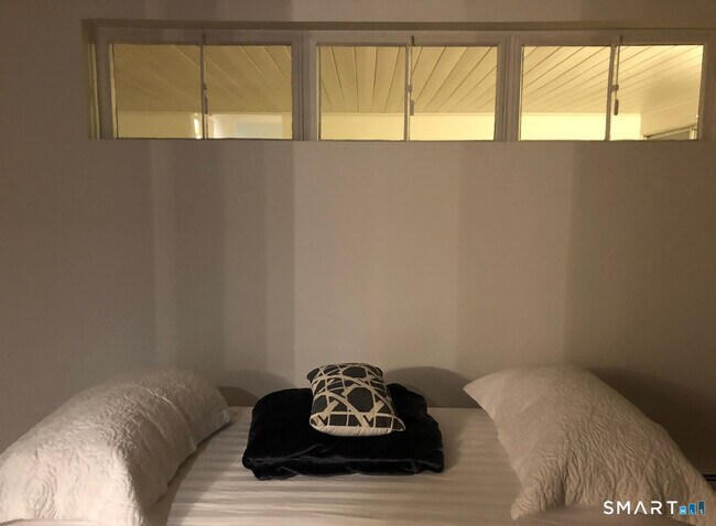 Building Photo - 525 Munger Ln