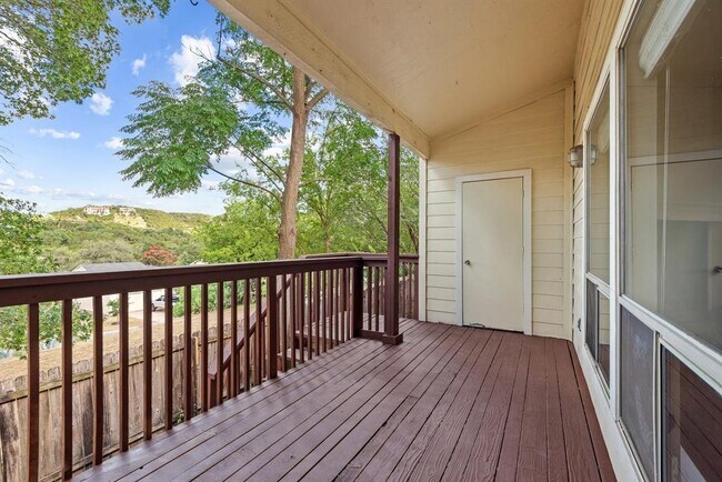 Building Photo - 307 Cuernavaca Dr N