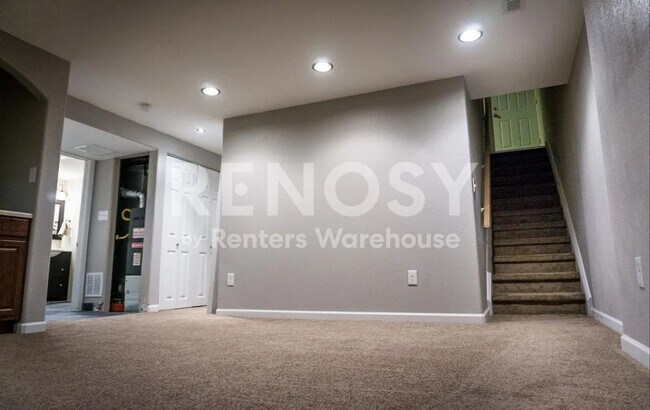 Building Photo - Spacious 4-Bedroom Duplex Near Anschutz Medical Campus – Available Now!
