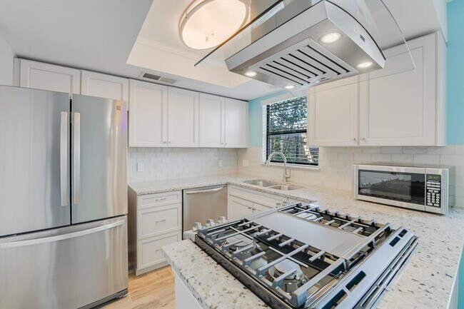 Building Photo - 7800 Northcrest Blvd