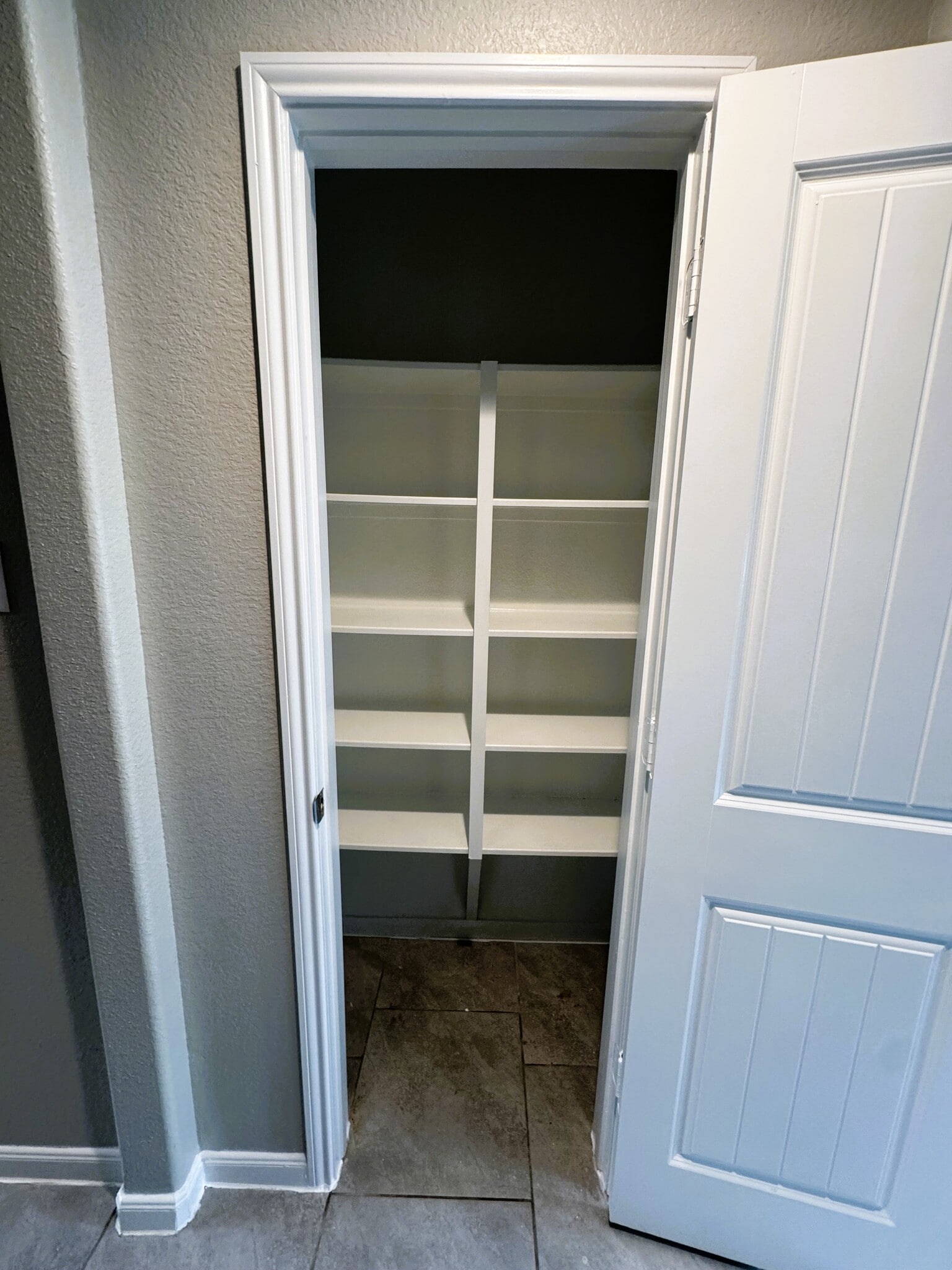 Building Photo - 615 Calm Ct