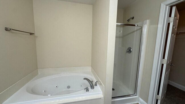 Building Photo - 106 Growden Ln