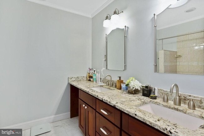 Building Photo - 7029 Old Dominion Dr