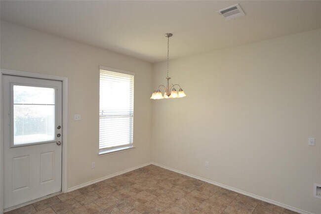 Building Photo - 104 Sierra Mar Lp