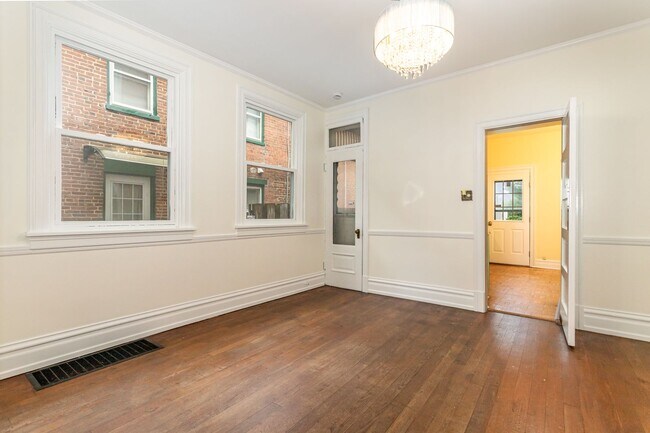 Building Photo - 273 S Hanover St
