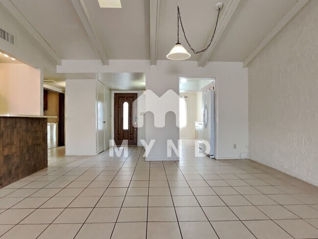 Building Photo - 5100 N Miller Rd Apt 23