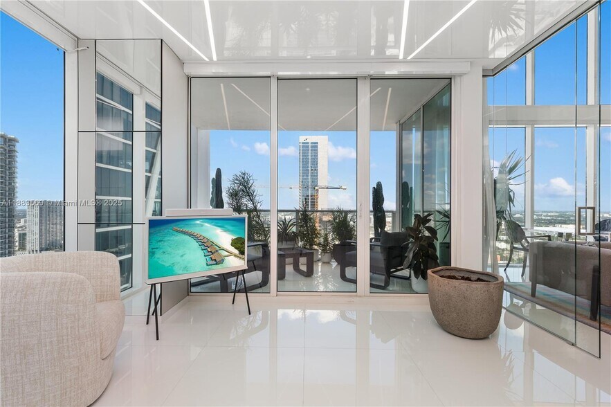 Building Photo - 1040 Biscayne Blvd