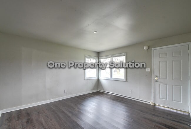 Building Photo - 5248 E 11th Pl