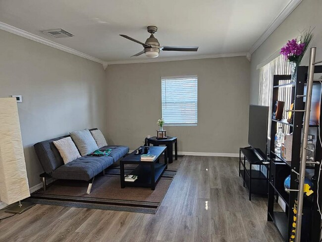 Building Photo - 2117 Ivey Ln