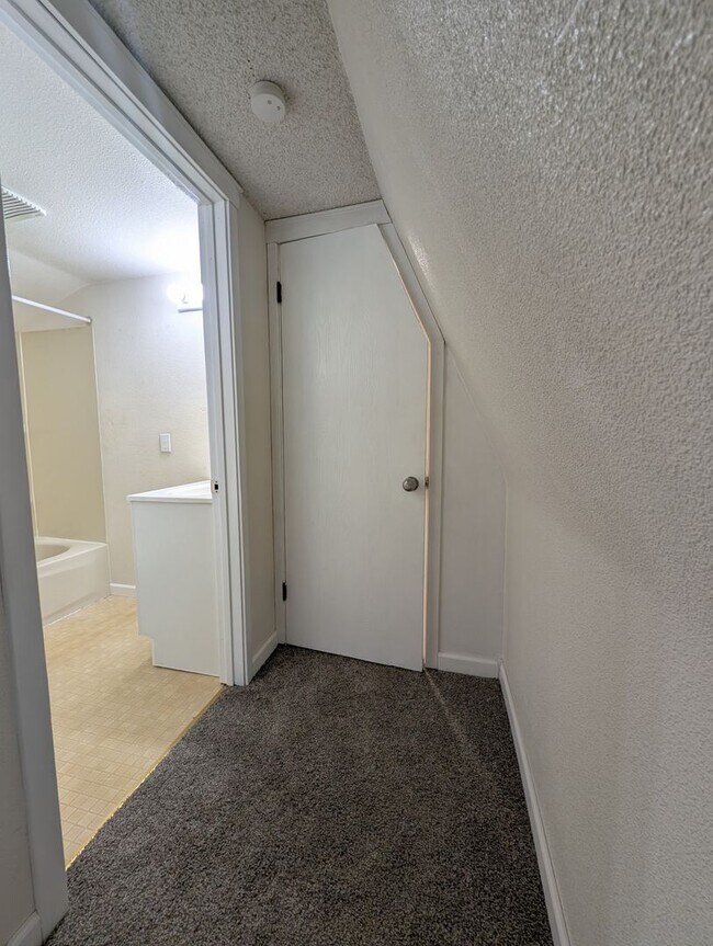 Building Photo - Corner Lot Triplex Unit in Gig Harbor, Ava...