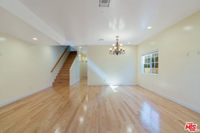 Building Photo - 2018 Hillcrest Dr