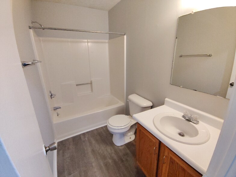 Building Photo - 31 Hobbs Ln