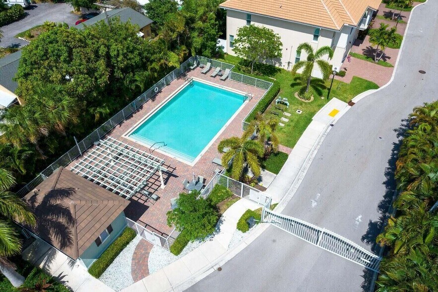 Building Photo - 1932 Juno Landing Ln