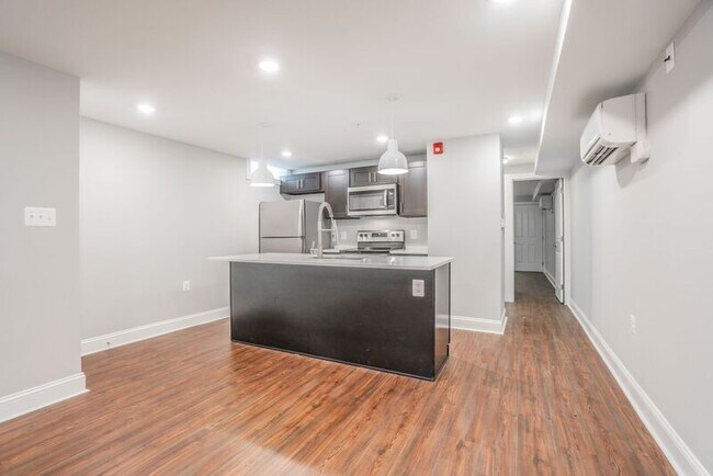 Building Photo - 310 E Lanvale St