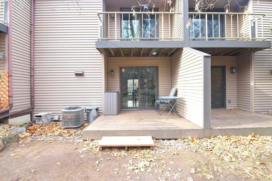 Building Photo - 133 Ponwood Cir