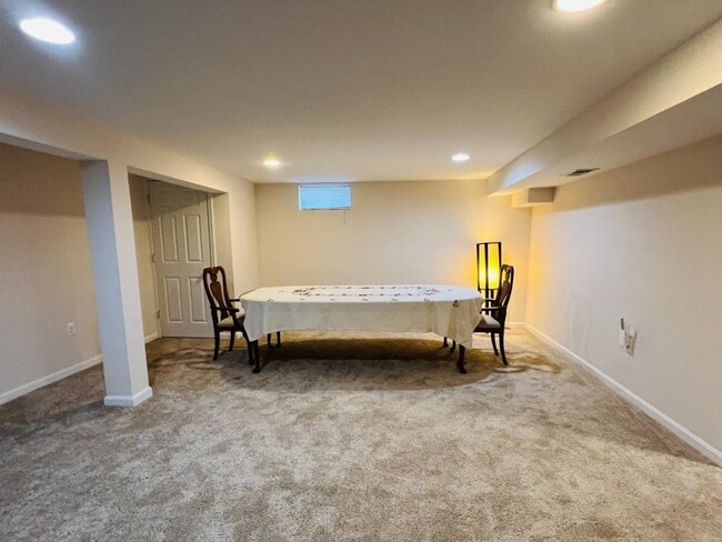Building Photo - 302 Park Hall S
