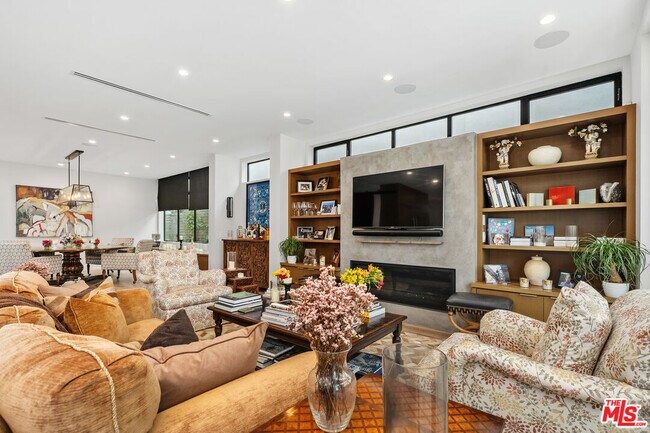 Building Photo - 2230 Malcolm Ave