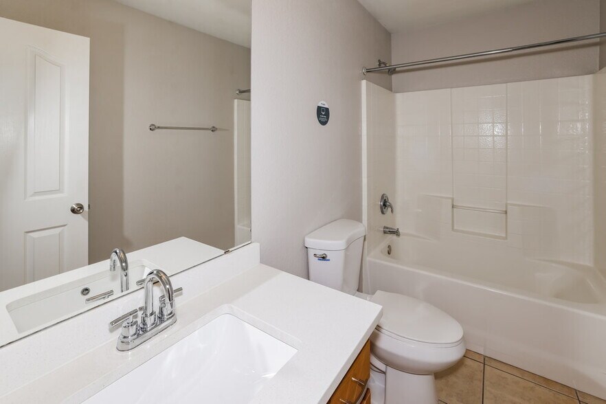 Building Photo - 8418 W Watkins St