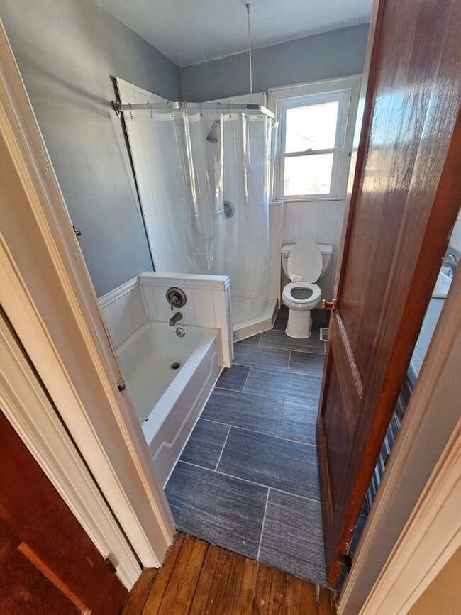 Building Photo - Newly Renovated 3-Bedroom Townhome with Chic Features