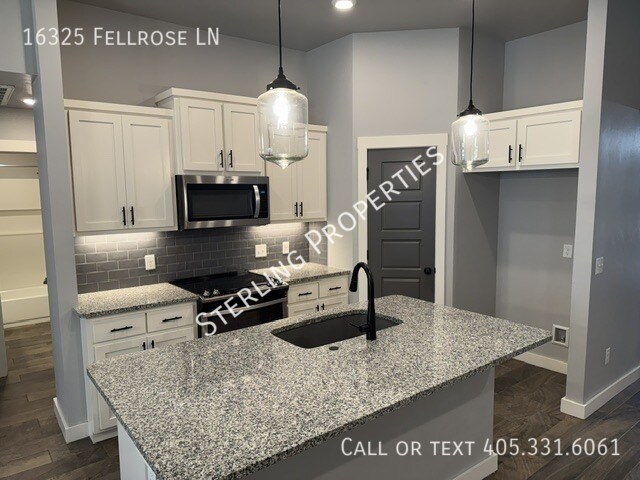 Building Photo - 16325 Fellrose Ln