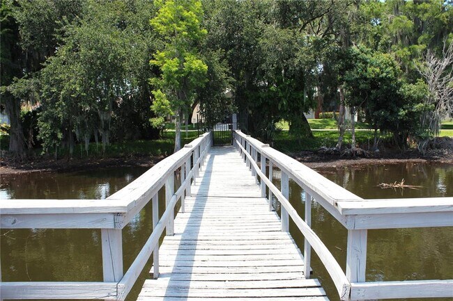 Building Photo - 2228 Lake Holloway Blvd