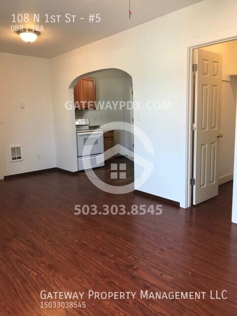 Building Photo - 108 N 1st St