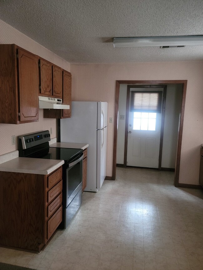 Building Photo - Charming 2 Bedroom Duplex in Jonesboro - Perfect for Comfortable Living
