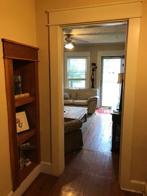 hallway looking into living room - 210 E Vermilya Ave