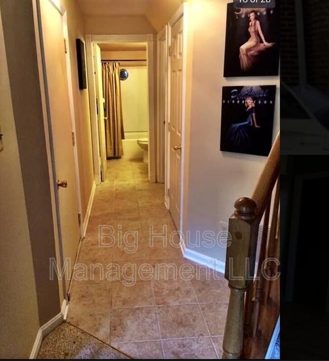 Building Photo - 5802 Appleford Dr