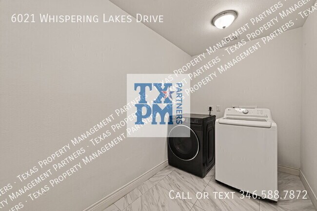 Building Photo - 6021 Whispering Lakes Dr